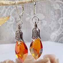 BO Merveilles Red Topaz avec des gouttes facett&eacute;es et des b&eacute;li&egrave;res gaufr&eacute;es de petit strass